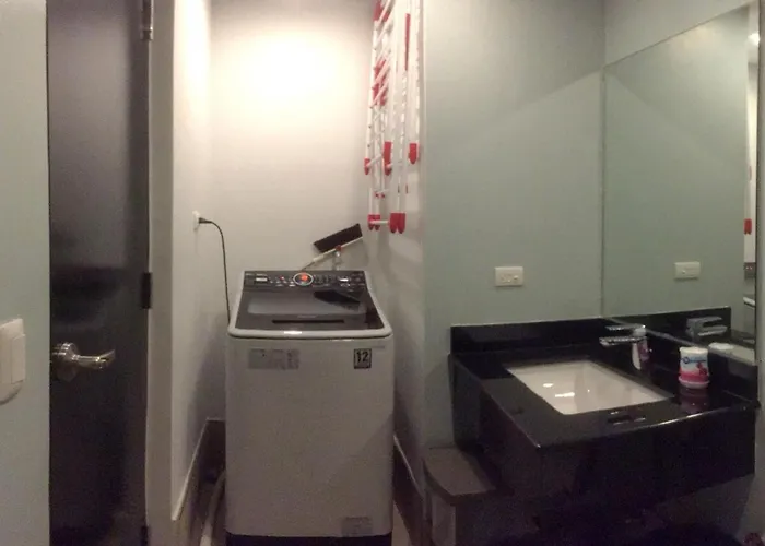 Two Maridien 41stflr -minimalist Functional Manila