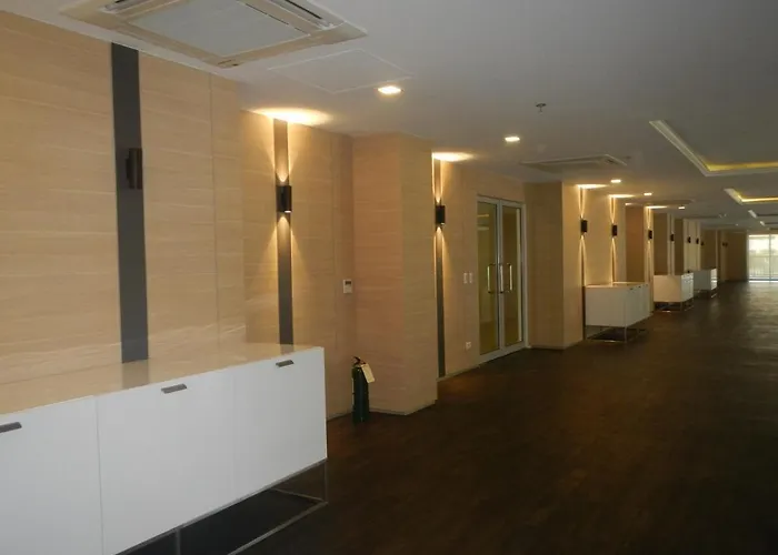 Two Maridien 41stflr -minimalist Functional Apartment